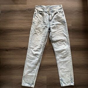 American Eagle Outfitters 90s Boyfriend Jeans